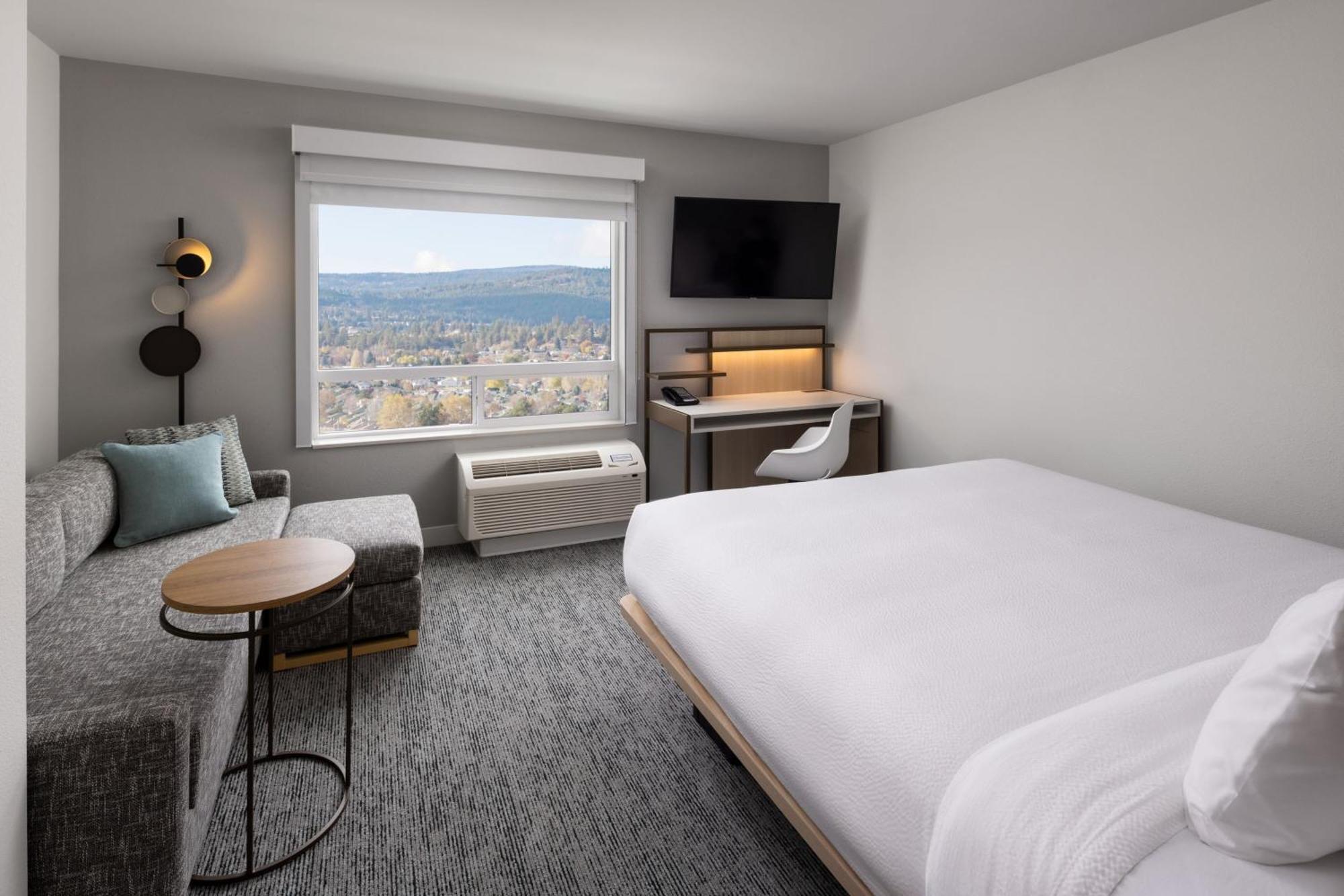 Towneplace Suites By Marriott West Kelowna Exterior photo